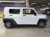 エンジンルーム、室内、クリーニング済みです。厳選したお車を屋内展示場にて展示中☆車両品質には自信がございます!ぜひ一度ご来店ください!!