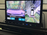 【マルチビューカメラシステム】専用のカメラにより、上から見下ろしたような視点で360度クルマの周囲を確認することができます☆死角部分も確認しやすく、狭い場所での切り返しや駐車もスムーズに行えます。