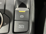 【電動パーキングブレーキ】パーキングブレーキを指先だけで操作可能です!力の弱い人にも安心してブレーキをかけていただけます!
