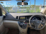 車内、明るい色合いとなっています♪