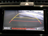 バックガイドモニターで、後方を確認しながら安心して駐車することができます。運転初心者も熟練者も必須の機能ですよ!