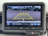 【バックモニター】後ろのカメラの映像をモニターに映し出すことができます!後方の見えない死角や、障害物との距離感をしっかり確認することができます。駐車が苦手な方におすすめです。