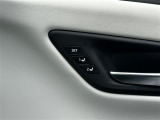 【ポジションメモリー(パワーシート)】それぞれのスイッチを押すと、あらかじめ設定したドライビングポジションに自動で調整してくれます。シートポジションがしっかり決まると、毎日の運転が楽になりますね!