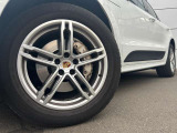 内装クリーニングも施しております。内装の綺麗なお車は気持ちが良くオススメさせていただく1つのポイントになっております。