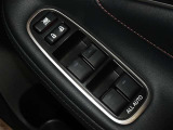 電動格納式ドアミラー・パワーウインドウを装備してます。