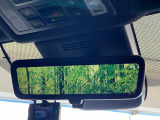 【デジタルインナーミラー】後席の大きな荷物や同乗者で後方が確認しづらい時でも安心!カメラが撮影した車両後方の映像をルームミラー内に表示。クリアな視界で状況の確認が可能です!