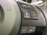 【クルーズコントロール】高速道路もラクラク走行。アクセルを離しても一定速度で走行ができ、長距離運転時の負担を軽減!加速・減速も簡単なスイッチ操作で調整できます。