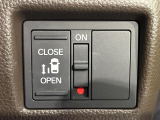 【パワースライドドア】スマートキーや運転席のスイッチでスライドドアの開閉が可能♪電動だから力を入れてドアを開ける必要が無く、小さいお子様でも、重い荷物を持っている時もラクに開け閉めできます♪