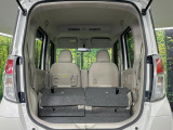 後席を格納すると、これだけの広さが!シーンに合わせたシートアレンジで、大きな荷物も積むことが出来ます♪