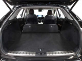 リヤシートを両方倒せば大きな荷物も車載可能です♪
