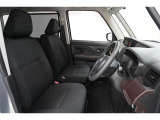 運転席/助手席です。 周囲も見やすいので安心して運転できます。