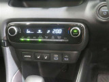 オートエアコン機能で、車内を自動的に、設定した温度に保ってくれます。