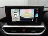 バックモニターを装備しています。車庫入れ時等に車両後方が確認出来るのでとても便利です。
