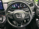 【純正革巻きステアリング】上質な革を使用することで、手にしっかり馴染みとても運転しやすいハンドルです♪