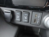 シートヒーターが装備されてます。
