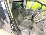 運転席シート廻りは使用感も少なく、良好な状態となっています。丁寧に使われていたことがよくわかりますね。
