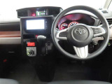 ぜひ展示車の運転席に座ってみてください。