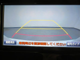 狭い駐車場や立体駐車場などもリアルに映るバックガイドモニター付でラクラク駐車♪