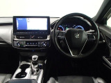 運転席はさすがクラウンと言いたくなるような洗練された室内となっております!