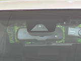 【トヨタセーフティセンス】走行中に前方の車両等を認識し、衝突しそうな時は警報とブレーキで衝突回避と被害軽減をアシスト。より安全にドライブをお楽しみいただけます。