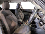 MINIの少し硬めのシートは乗り降りもしやすく、長距離ドライブでも疲れません。