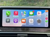 【アップルカープレイ】iPhoneがBMW車両とワイヤレスで接続されます。Apple CarPlayでは、オーディオストリーミングやメッセージングアプリがディスプレイに表示されます。