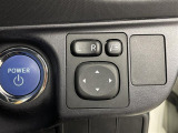 【電動格納ミラー】運転席のスイッチで、ドアミラーの開閉や角度の調整ができます。
