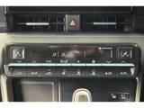 運転席と助手席でそれぞれお好みの温度設定が可能です。便利です♪