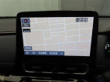 ディスプレイオーディオにナビ機能が設定されています。簡単な操作で行き先を入力することができ、音声で目的地まで案内してくれます。初めて訪れる場所も安心です。