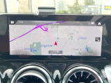 ●純正ナビ:一体感のあるナビは、高級感ある車内を演出してくれます。オーディオ機能も充実しておりますので、運転もより楽しめます♪