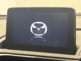 【メーカー純正ナビ】インテリアに溶け込むスタイリッシュな「専用設計」メーカーナビを装備♪視認性や操作性など基本性能にも優れ、より上質なカーライフをお楽しみいただけます。