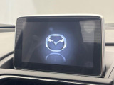 【メーカー純正ナビ】インテリアに溶け込むスタイリッシュな「専用設計」メーカーナビを装備♪視認性や操作性など基本性能にも優れ、より上質なカーライフをお楽しみいただけます。