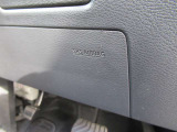 ニー(膝部)エアバックは運転席正面下からの衝撃を軽減します♪♪