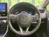 【純正革巻きステアリング】上質な革を使用することで、手にしっかり馴染みとても運転しやすいハンドルです♪