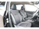 運転席も気になる大きなダメージが少なく綺麗な状態が保たれております!パワーシート&シートヒーター装備!