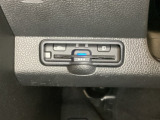 ハンドルの左下にETCがついています。高速道路の料金所の通過も楽々です。 カードの取り出しもしやすい場所についています。