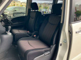 助手席もゆったりしており、視界が広いお車です。