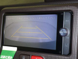 バックモニターも装備しております。バックギアに入れるとナビ画面に車の後方が映し出されます。これで後方確認も安心!