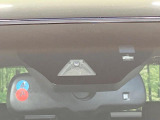 【トヨタセーフティセンス】走行中に前方の車両等を認識し、衝突しそうな時は警報とブレーキで衝突回避と被害軽減をアシスト。より安全にドライブをお楽しみいただけます。