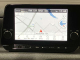 【メーカーナビ】9インチの大画面モニターを搭載し、Apple CarPlayへのワイヤレス接続やAndroid Autoにも対応。