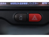 電動スライドドアのスイッチです。車内からもスイッチひとつでラクにドアの開閉できますよ♪