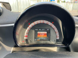 【メーター】明るく見やすいディスプレイです。安全運転をサポートいたします。