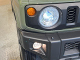 【LEDヘッドライト】悪天候や夜間走行時も良好な視界を確保し安心して運転できる高輝度LEDヘッドライトを装備!点灯速度が早く、消費電力も抑えられています。