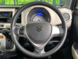 インテリアに合わせたデザインのステアリングは、運転される方のことも考え、運転しやすい形状、大きさです。是非一度、実際に触ってお確かめください。