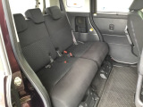 スライドドアなら狭い駐車場でもドアをぶつける心配がありません。ステップが低く乗り降りもしやすいです。