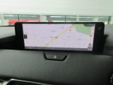 マツダコネクトの12.3インチワイドセンターディスプレイです。『Android Auto』『Apple CarPlay』や独自のコネクテッドサービスに対応したインターフェイスシステムです。