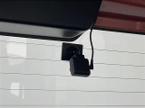 【ドライブレコーダー】映像・音声などの運転中の記録を残します。事故などを起こした起こされた時の証拠になりえますので、もしも時でも安心ですね。
