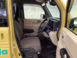 フィット感のあるシート。しっかりと支えてくれるので、長時間の運転を快適にサポートしてくれます。