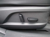 運転席パワーシートにになります☆スライドや、リクライニング、リフター(座席の高さ)の操作が楽に行えます♪