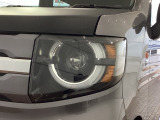 LEDヘッドライトは、点灯の瞬間から最大光量を発揮し、突然暗くなるトンネルなどでの安定感を高めます。